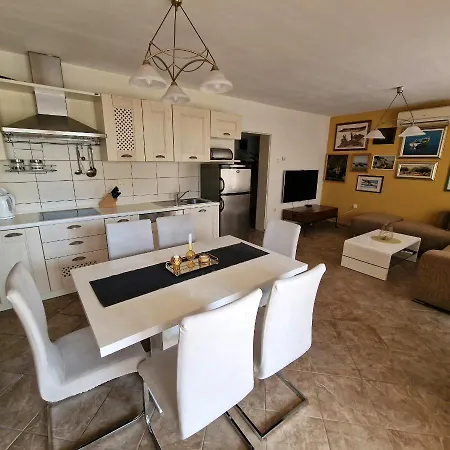 Διαμέρισμα Milos Μακάρσκα