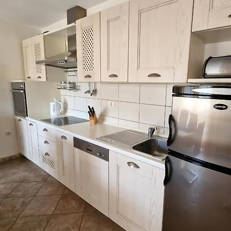 Milos Apartament *